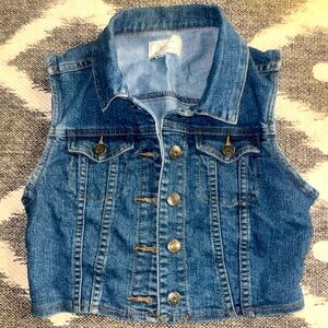 Sleeveless Cropped Denim Jacket